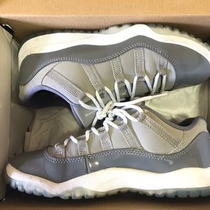 Jordan 11 retro low BP size 3 youth (3Y) Grey